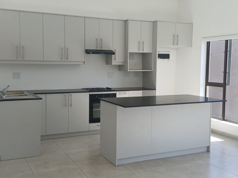 Unfurnished two bedroom apartment with seaview - Photo 7