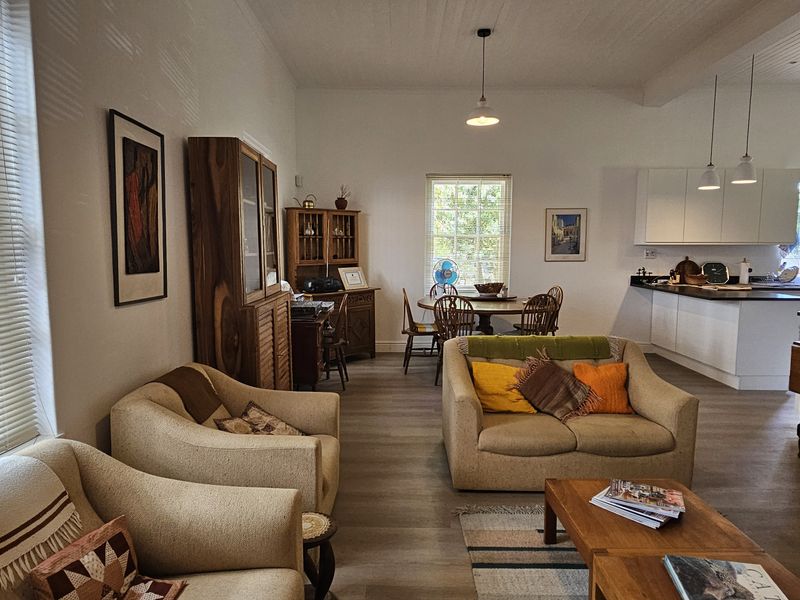 Sought-After Address – 3 Bedroom Home Near Tourist Attractions - Photo 5