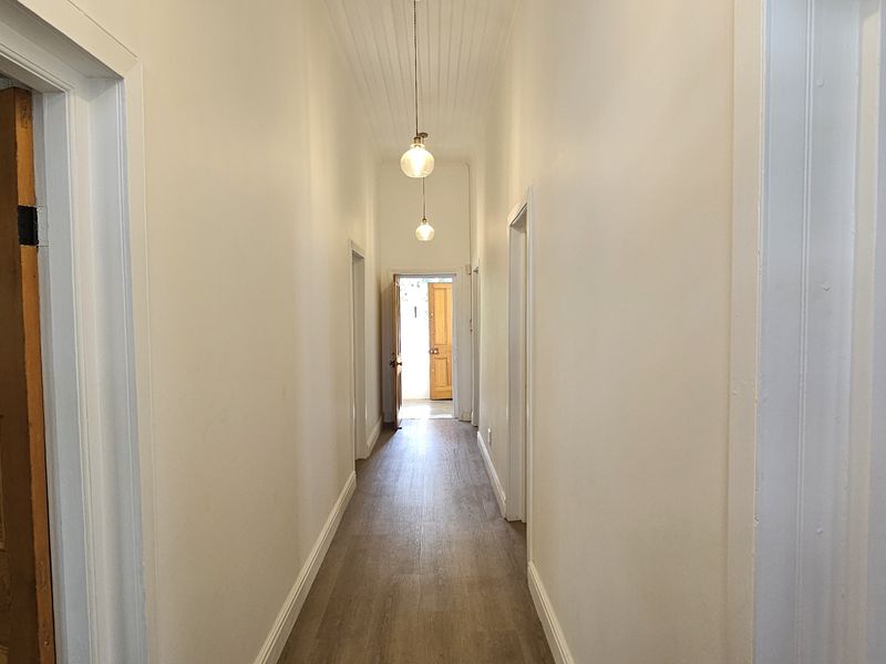 Sought-After Address – 3 Bedroom Home Near Tourist Attractions - Photo 9