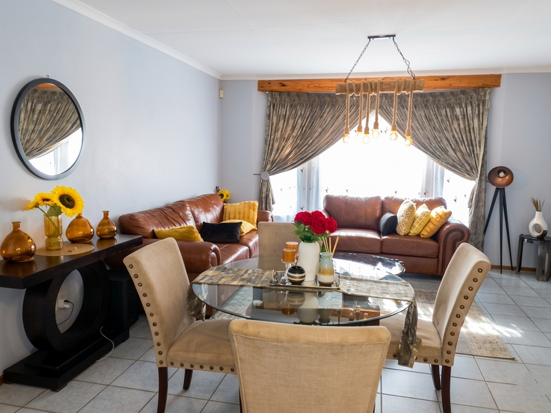 Modern Immaculate house - Exclusive to Harcourts - Photo 3