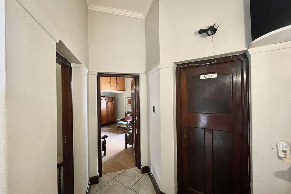 This Is A Real Gem - Photo 4