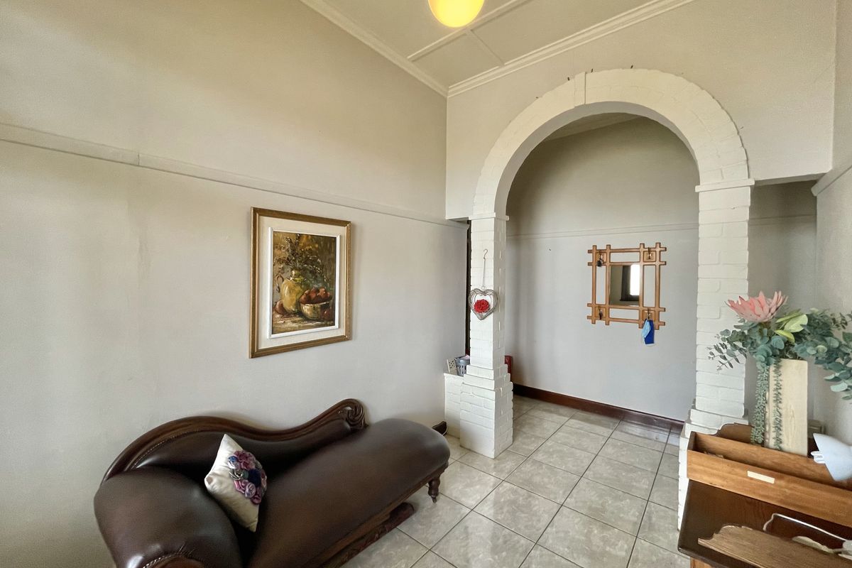 This Is A Real Gem - Photo 3