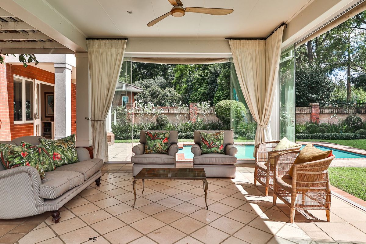 Timeless Elegance | 5-Bed Family Home with Regal Entertainment & Pool in Gated Estate - Photo 4