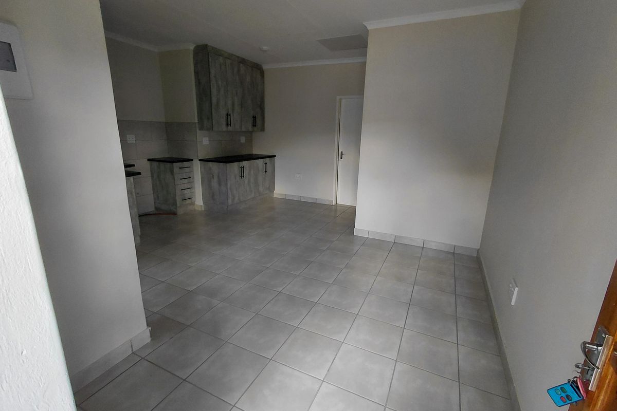 New and Modern Wilkoppies - Photo 2