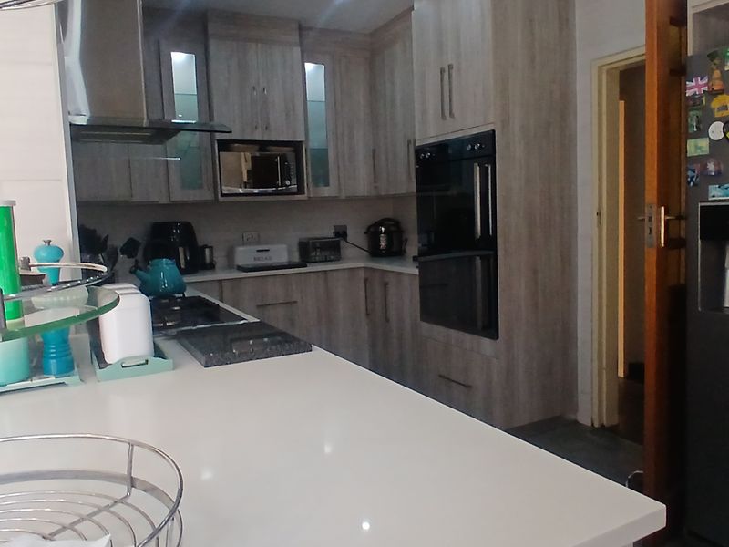 Your Forever Family Home - A Randhart Gem! - Photo 5