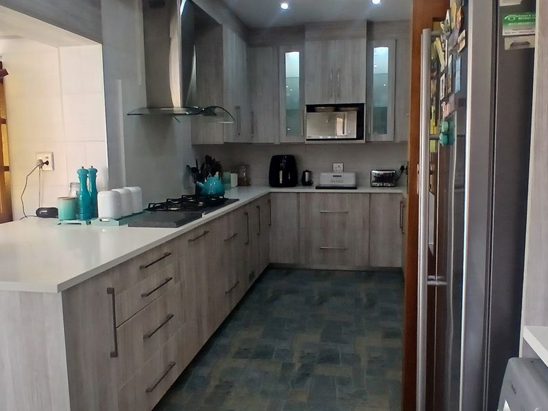 Your Forever Family Home - A Randhart Gem! - Photo 7