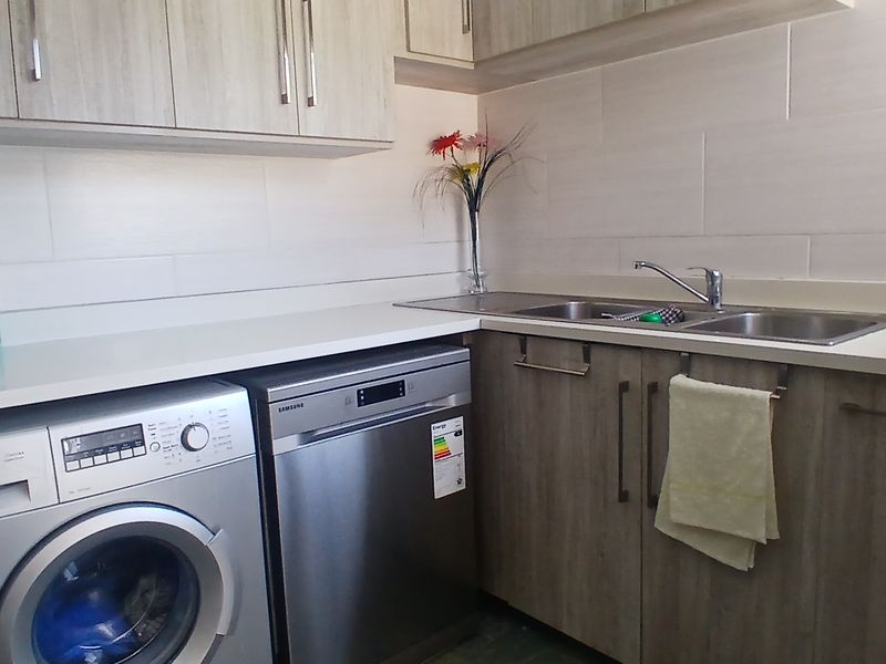 Your Forever Family Home - A Randhart Gem! - Photo 3