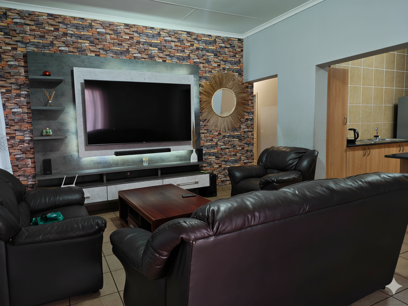 Simple, Spacious & Well Located - Photo 4