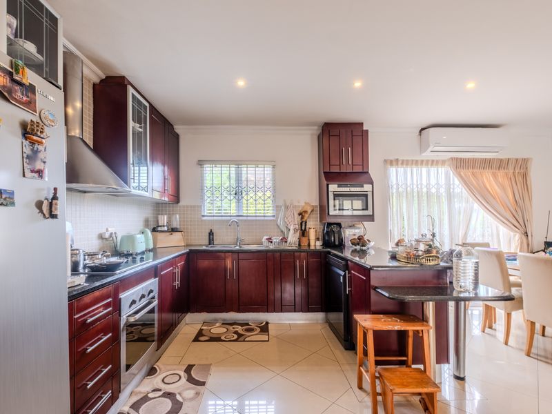 Stepless hidden gem in sought after Broadlands - Photo 9