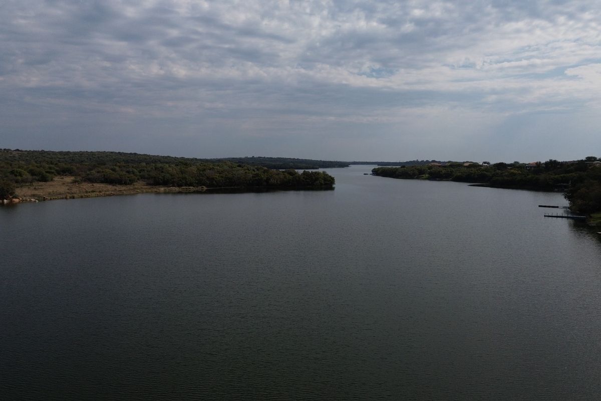 Waterfront stand for sale in Sable Hills - Photo 4