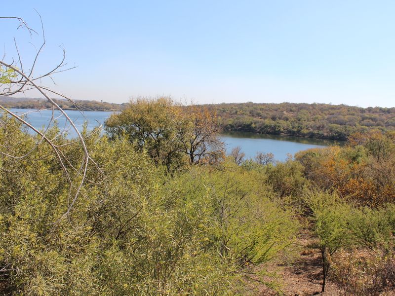 Waterfront stand for sale in Sable Hills - Photo 2