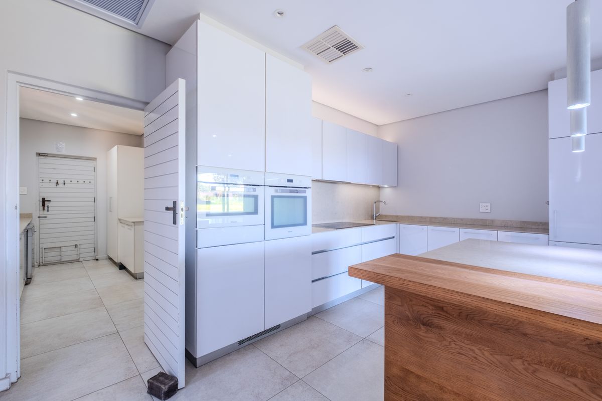 Beachfront Masterpiece in La Lucia, Umhlanga Rocks. - Photo 5