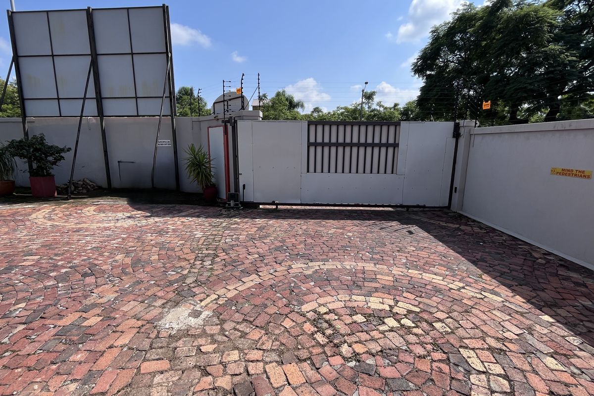 Freehold For Sale In Pretoria - Photo 2