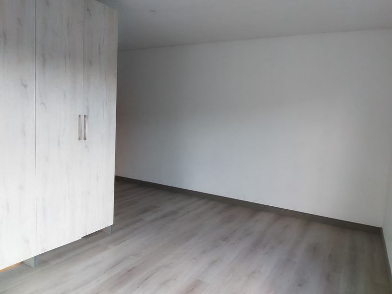 Spacious 5‐Bedroom Family Home with Study & Pyjama Lounge for Rent - Photo 9