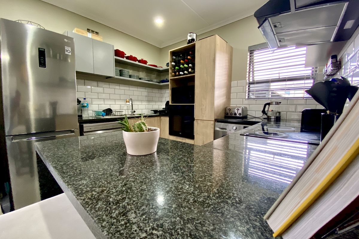 Modern 4 Bedroom Double Storey in Lotus Capital View - Photo 4