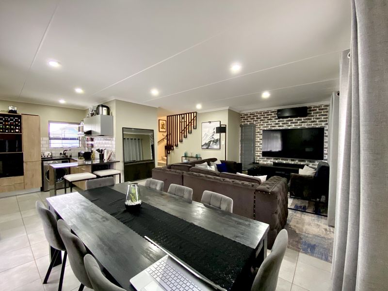 Modern 4 Bedroom Double Storey in Lotus Capital View - Photo 7