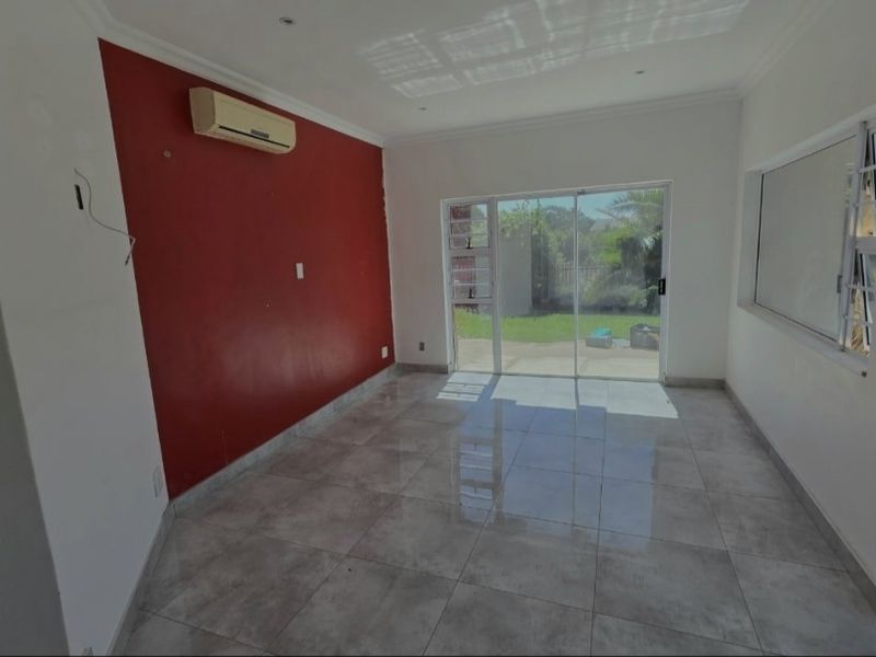 3 Bedroom Home with Modern Kitchen, Lounge, and single garage - Photo 7