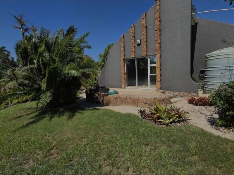 3 Bedroom Home with Modern Kitchen, Lounge, and single garage - Photo 6