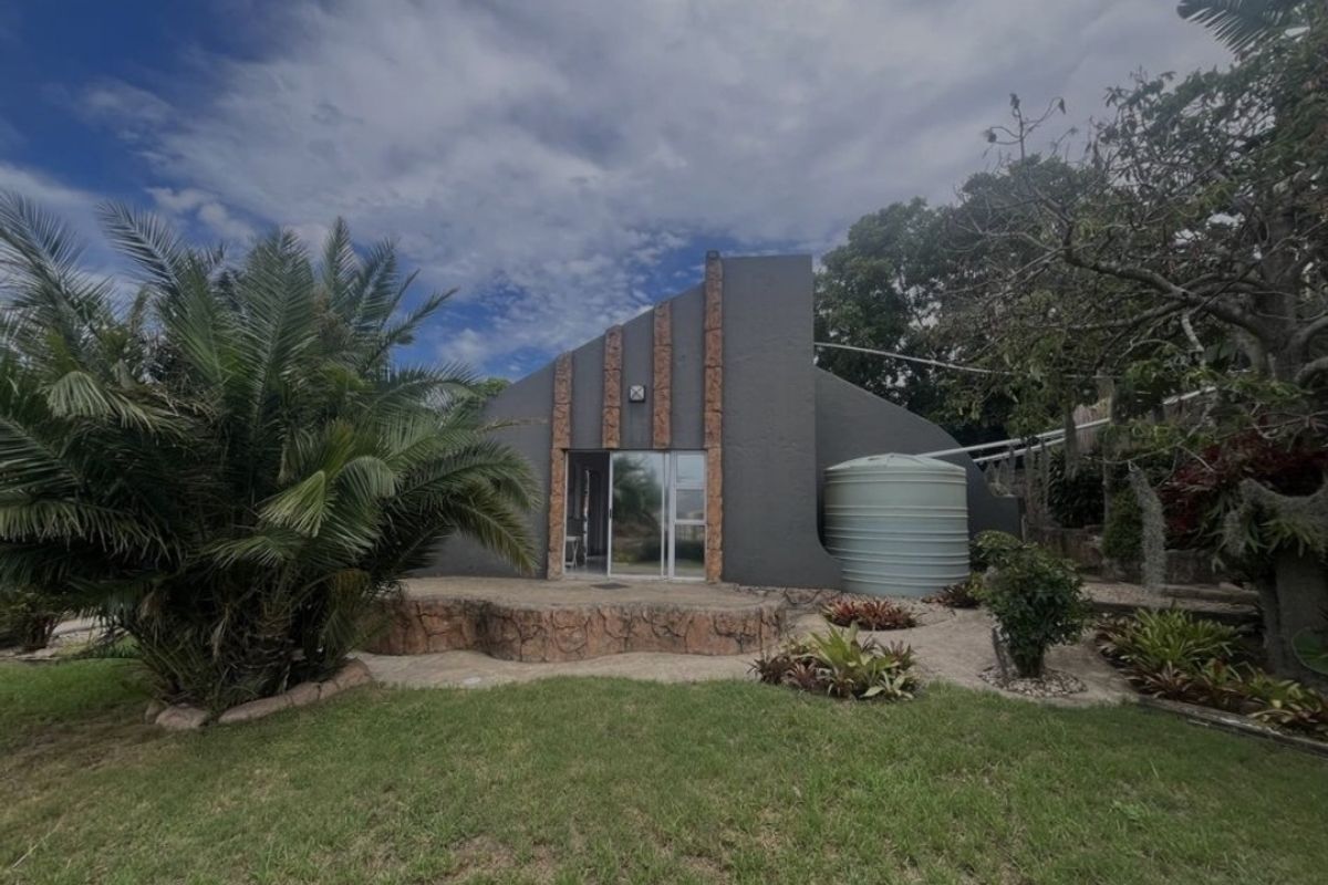 3 Bedroom Home with Modern Kitchen, Lounge, and single garage - Photo 3