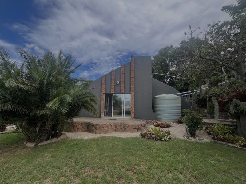 3 Bedroom Home with Modern Kitchen, Lounge, and single garage - Photo 3