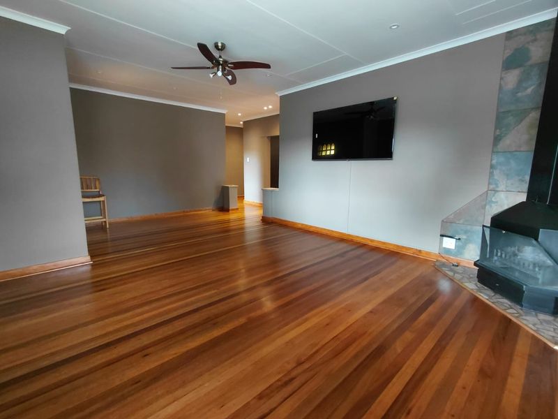 Charming Family Home with Lush Garden – Burgersdorp - Photo 6