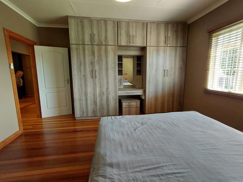 Charming Family Home with Lush Garden – Burgersdorp - Photo 9