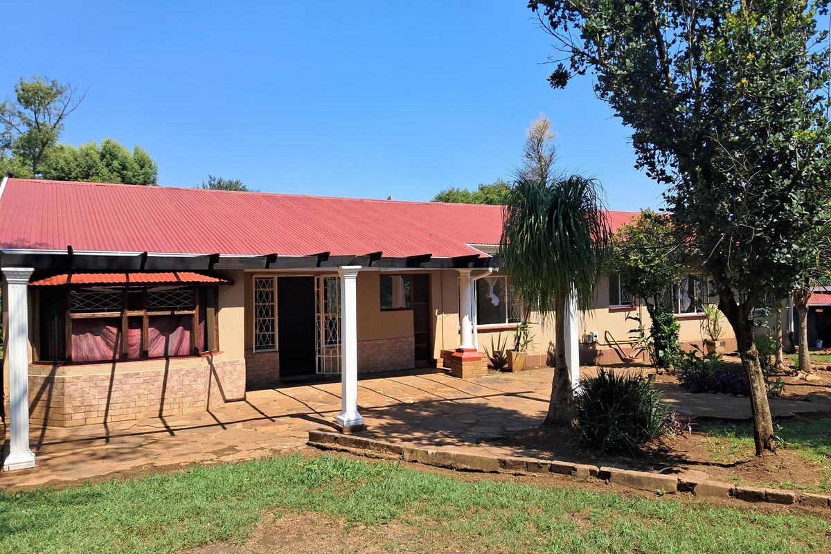 Prime Investment Opportunity in Albert Falls – Three Homes with Strong Rental Income - Photo 2