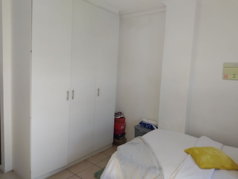 Neat Bachelor Apartment - Photo 4