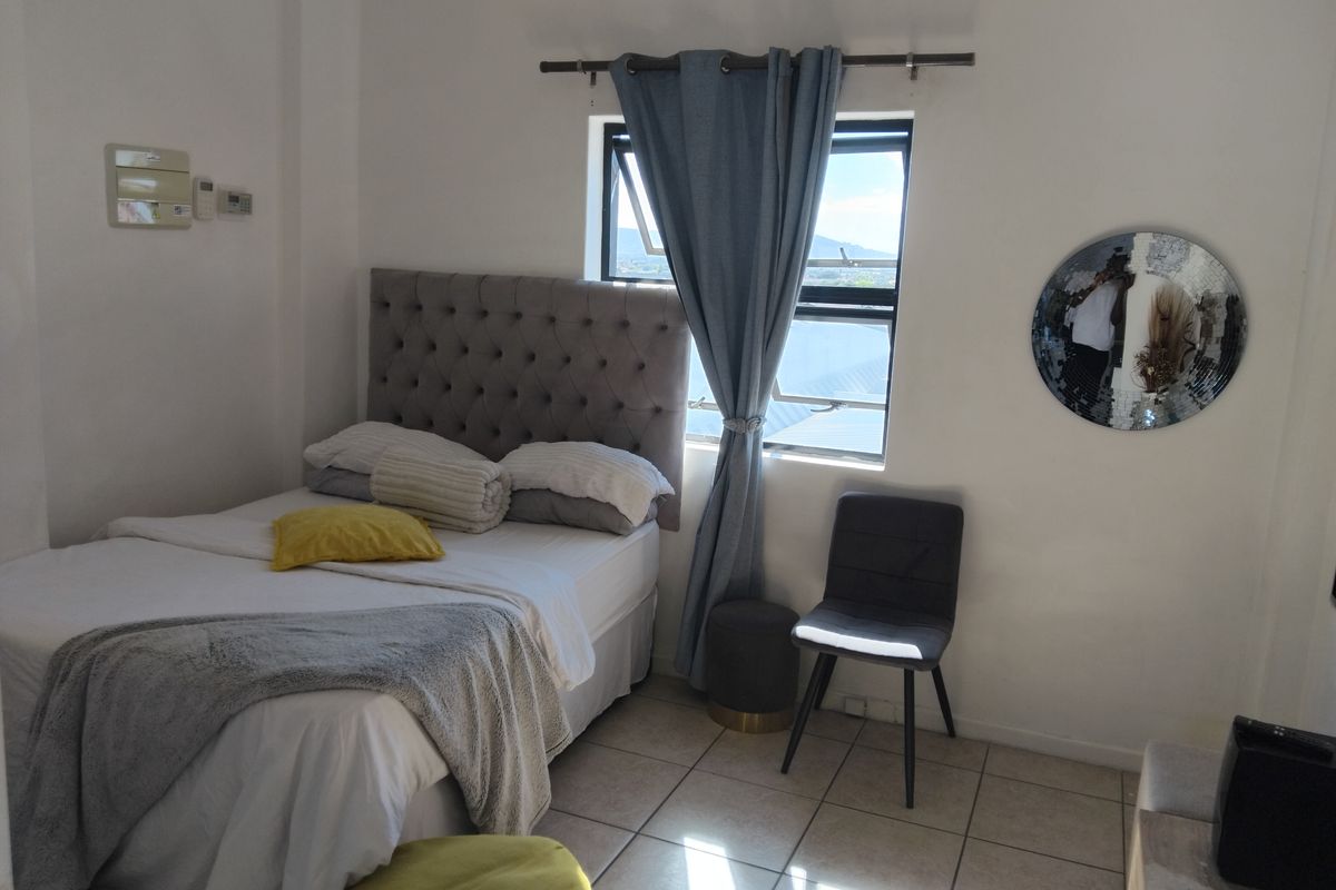 Neat Bachelor Apartment - Photo 2