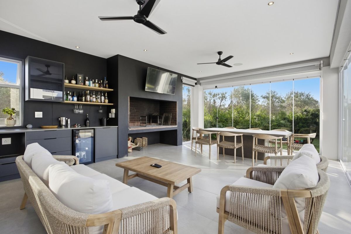 North-Facing Elegance Amidst Olive Groves - Photo 3