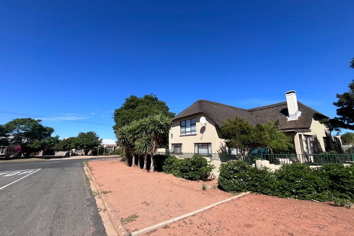 Prime Living in Rouxpark – Your Dream Home Awaits at 20 Palm Avenue, Worcester - Photo 2