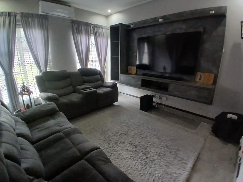 Stunning and neat home: Move-in Perfect - Photo 8