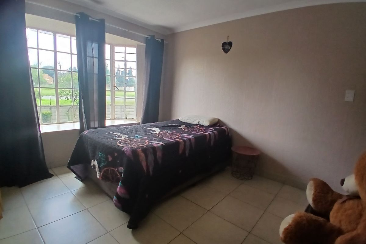 Carnival Mall 1.5 Bedroom  Duplex Apartment with a shared pool - Photo 4