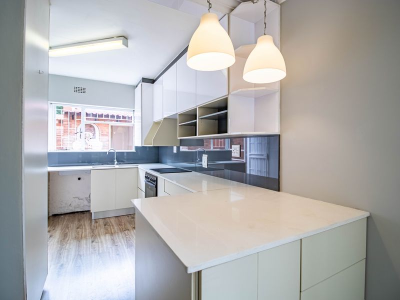 Lock-up-and-go, Modern family living. - Photo 10