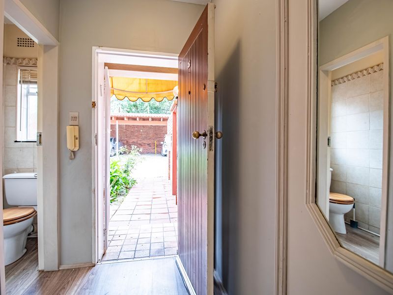 Lock-up-and-go, Modern family living. - Photo 7