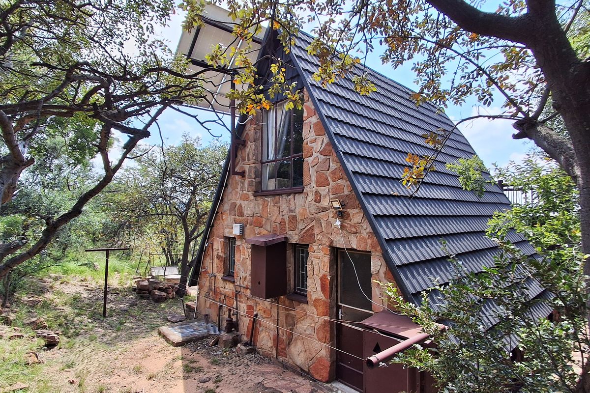 Your Country Retreat in Utopia Nature Estate, Buffelspoort - Photo 5