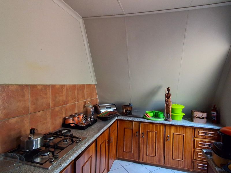 Your Country Retreat in Utopia Nature Estate, Buffelspoort - Photo 10