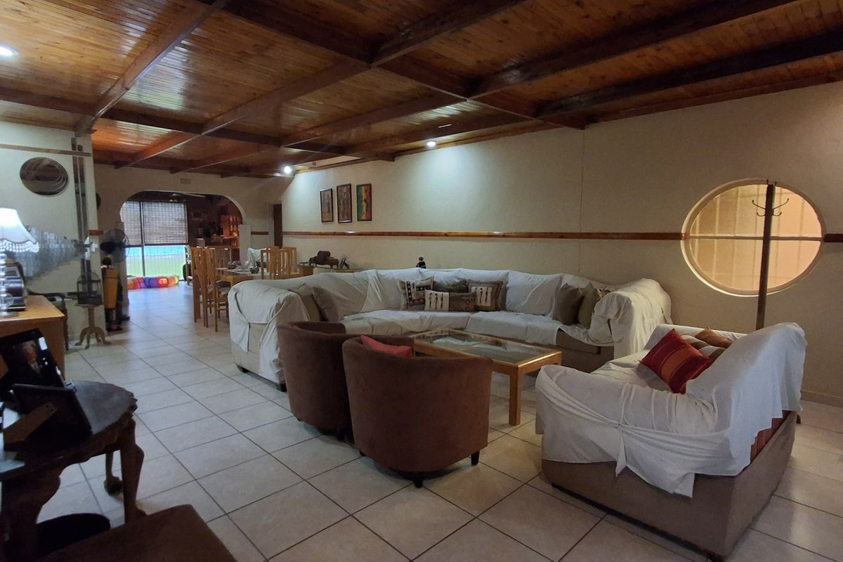 Spacious Family Home with Excellent Returns Potential for sale in Dunnottar Nigel - Photo 3