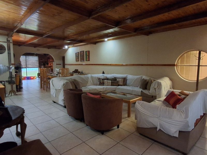 Spacious Family Home with Excellent Returns Potential for sale in Dunnottar Nigel - Photo 3