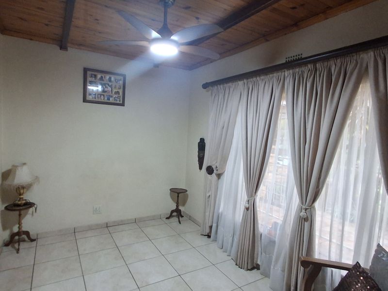 Spacious Family Home with Excellent Returns Potential for sale in Dunnottar Nigel - Photo 6