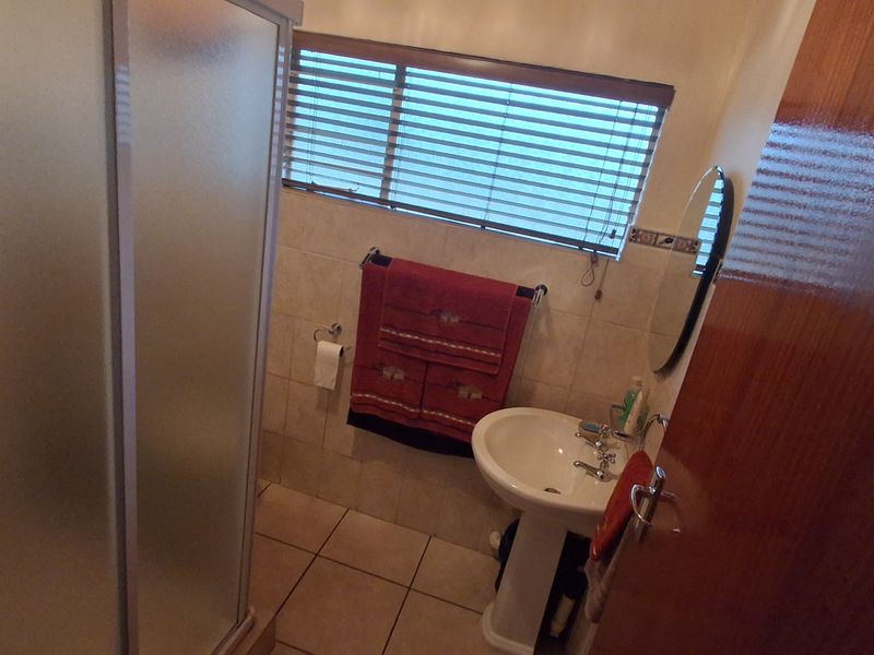 Spacious Family Home with Excellent Returns Potential for sale in Dunnottar Nigel - Photo 7