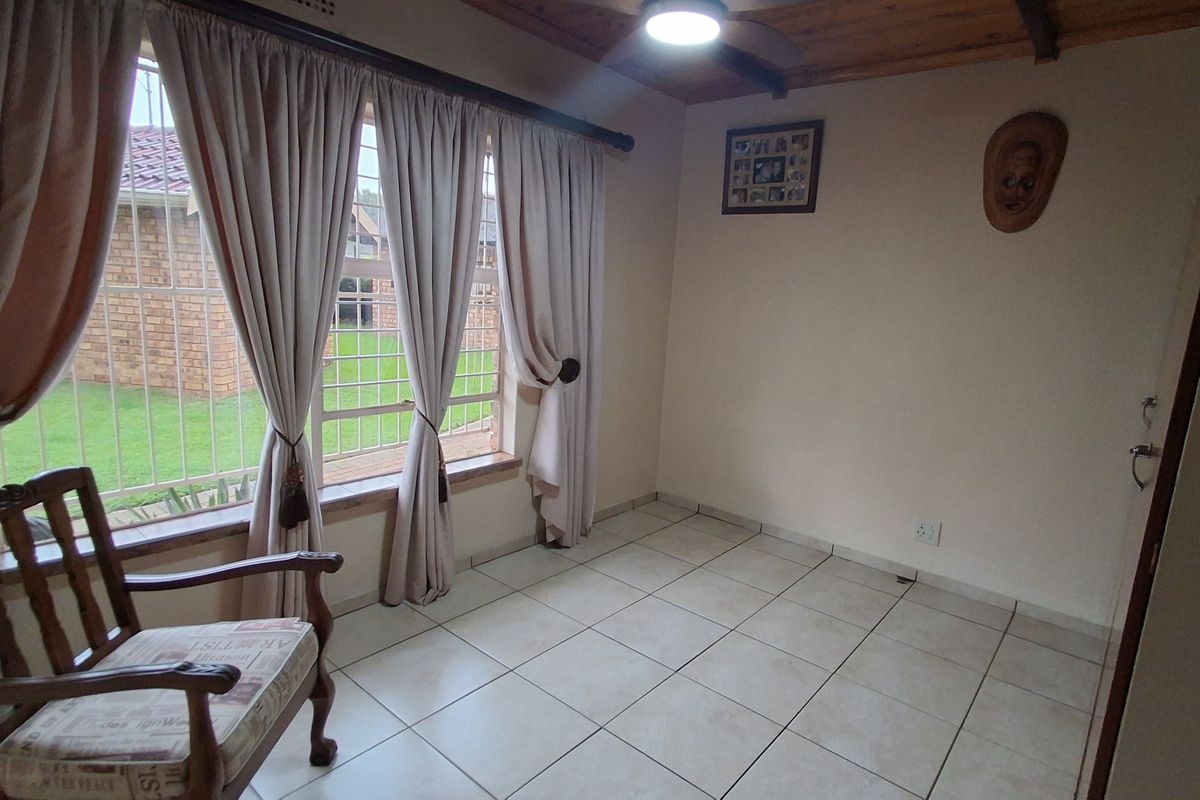 Spacious Family Home with Excellent Returns Potential for sale in Dunnottar Nigel - Photo 5