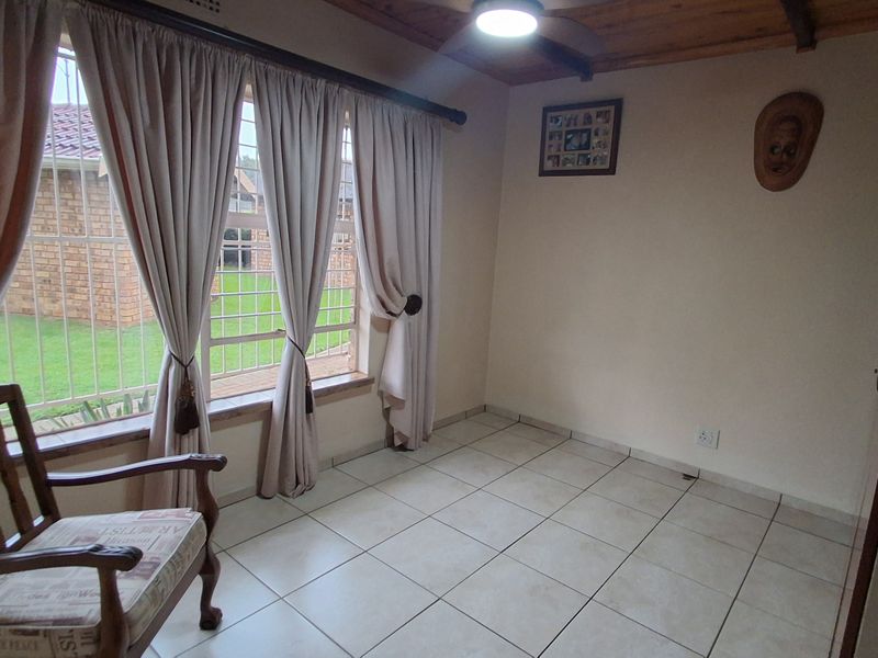 Spacious Family Home with Excellent Returns Potential for sale in Dunnottar Nigel - Photo 5