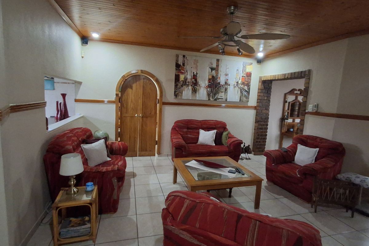 Spacious Family Home with Excellent Returns Potential for sale in Dunnottar Nigel - Photo 4