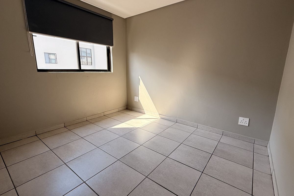 Contemporary Comfort in the Heart of The Bolton - Photo 5