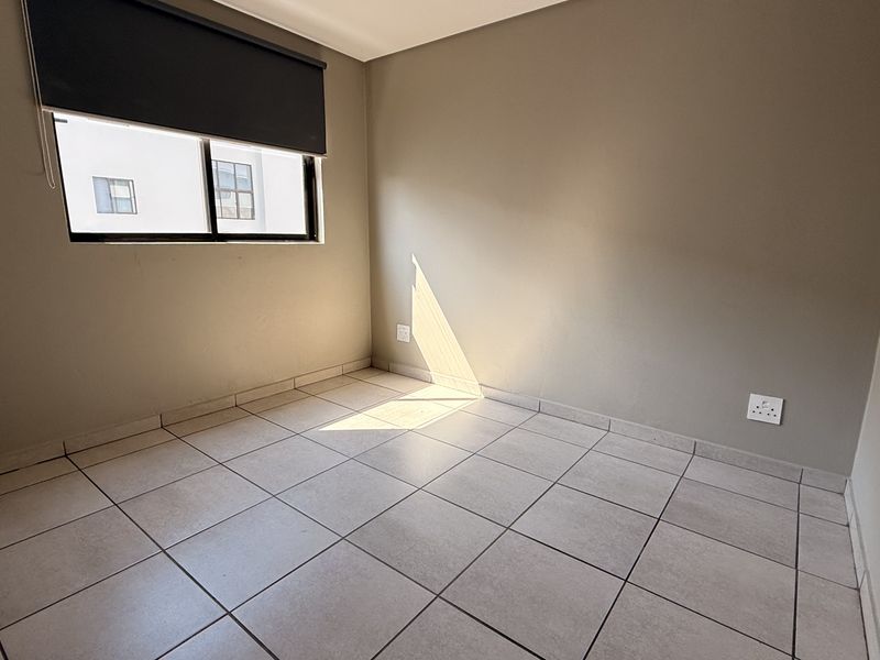 Contemporary Comfort in the Heart of The Bolton - Photo 5