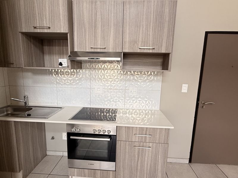 Contemporary Comfort in the Heart of The Bolton - Photo 2