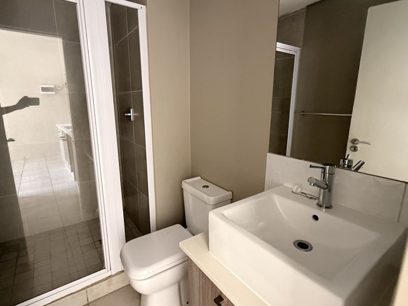 Contemporary Comfort in the Heart of The Bolton - Photo 6