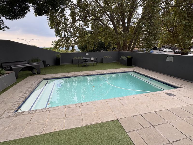 Contemporary Comfort in the Heart of The Bolton - Photo 10