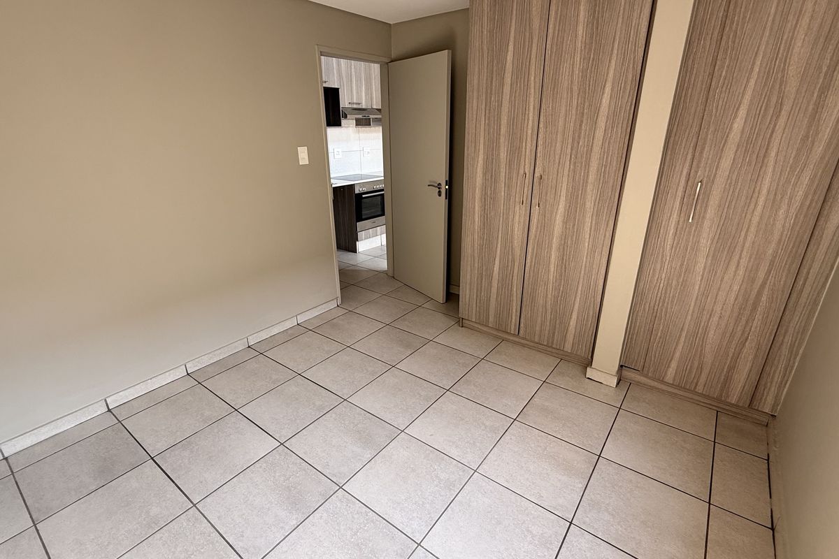 Contemporary Comfort in the Heart of The Bolton - Photo 4